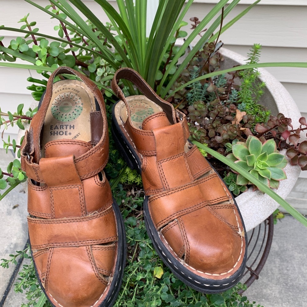 Earth Shoe Leather Sandal Size 9